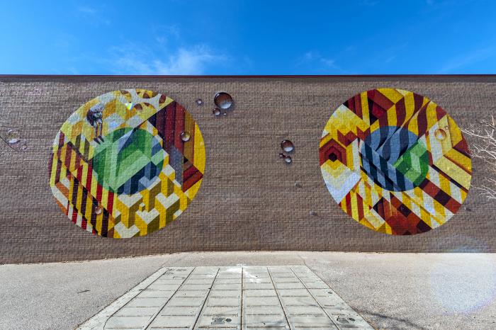 Untitled (circular geometric shapes with water drops)